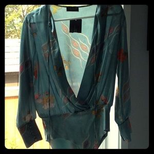 Deep v, Zara body suit